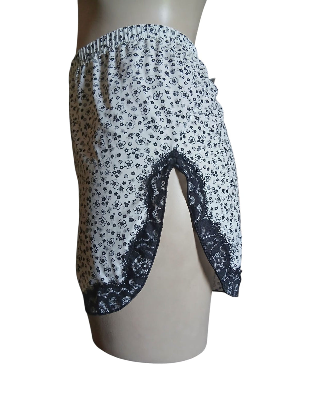 Pigiama fiorellini neri