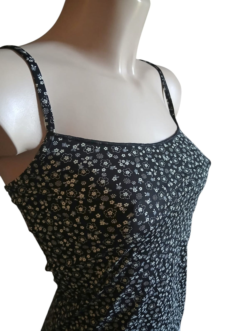 pigiama a fiorellini bianchi